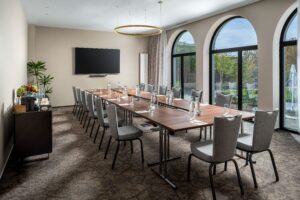 Cozieni Meeting Room