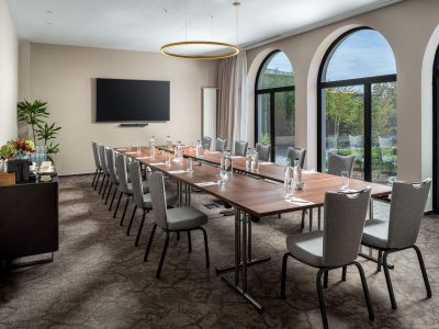Cozieni Meeting Room